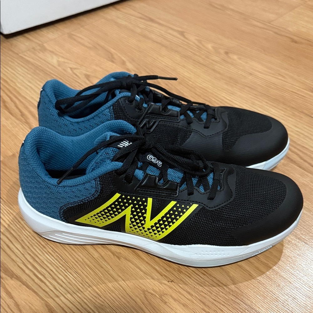 New Balance Men's Black and Blue Sneakers with Yellow Accents  NEW ,size 9 S-18